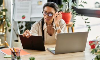 A work at home appointment setter working from her home office.